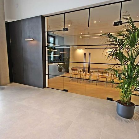Modern Trafford 1Br Apartment-Free Parking-Cinema Room Manchester Zewnętrze zdjęcie