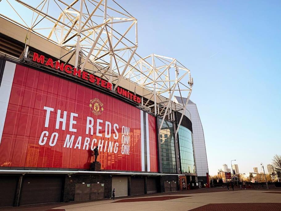 Modern Trafford 1Br Apartment-Free Parking-Cinema Room Manchester Zewnętrze zdjęcie
