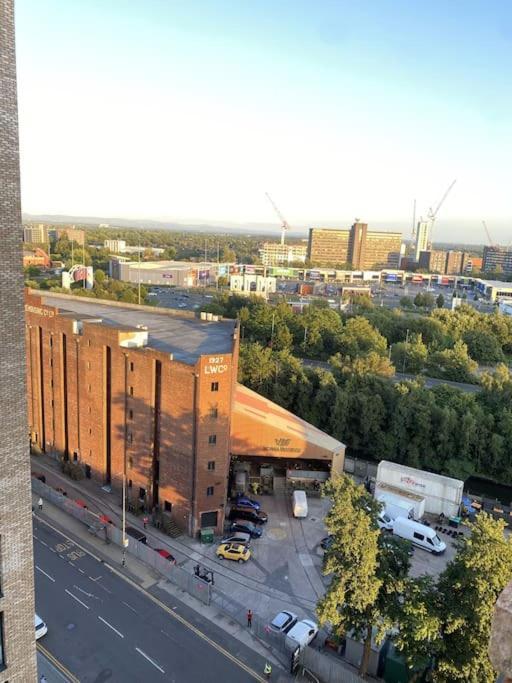 Modern Trafford 1Br Apartment-Free Parking-Cinema Room Manchester Zewnętrze zdjęcie