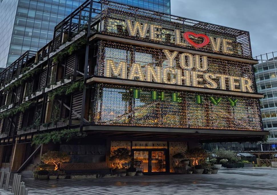 Modern Trafford 1Br Apartment-Free Parking-Cinema Room Manchester Zewnętrze zdjęcie
