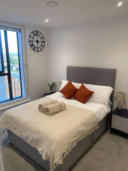 Modern Trafford 1Br Apartment-Free Parking-Cinema Room Manchester Zewnętrze zdjęcie