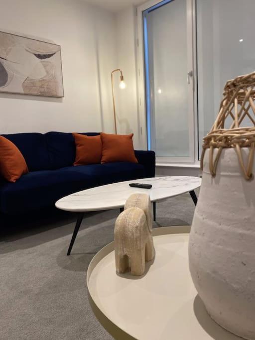 Modern Trafford 1Br Apartment-Free Parking-Cinema Room Manchester Zewnętrze zdjęcie