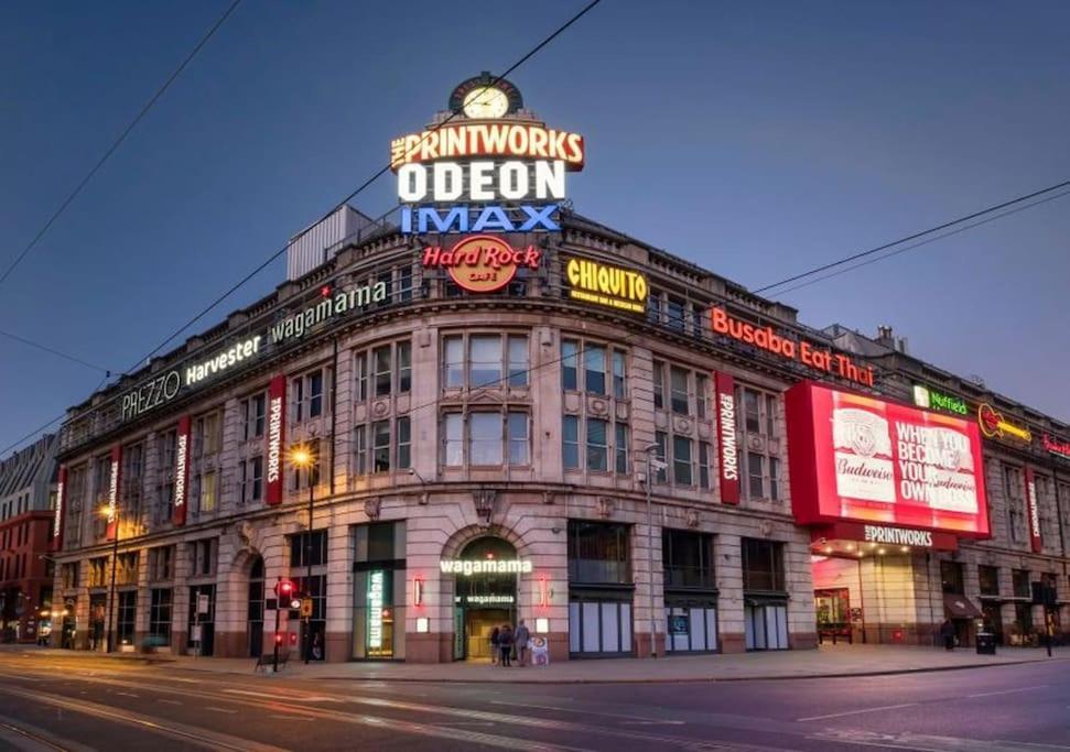 Modern Trafford 1Br Apartment-Free Parking-Cinema Room Manchester Zewnętrze zdjęcie